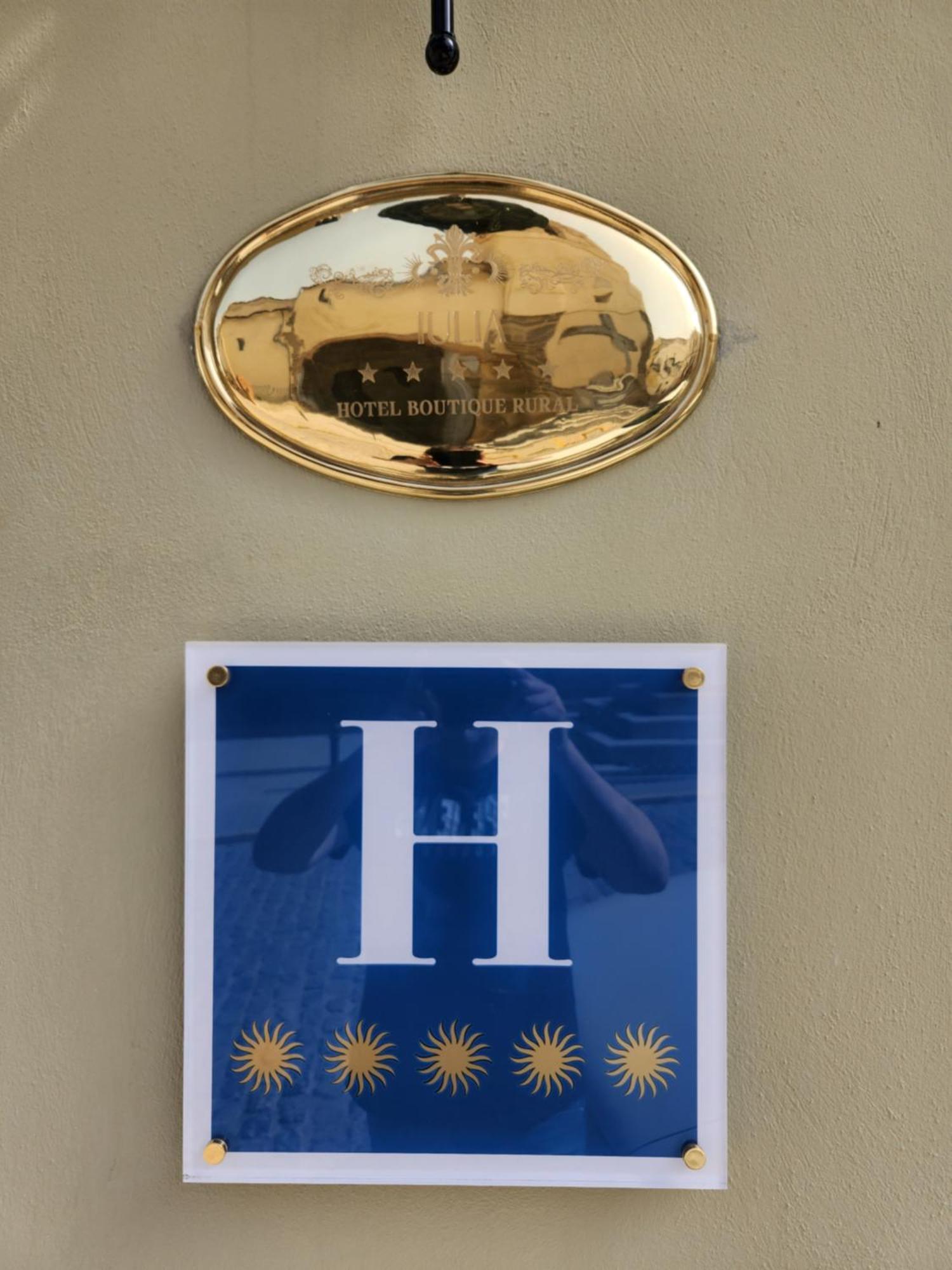 Hotel Boutique Iulia 5 Estrellas Medina de las Torres Esterno foto